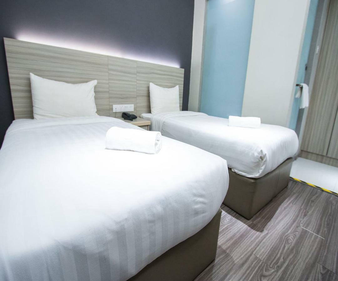 Hotel 99 Kelana Jaya Петалинг-Джая Экстерьер фото