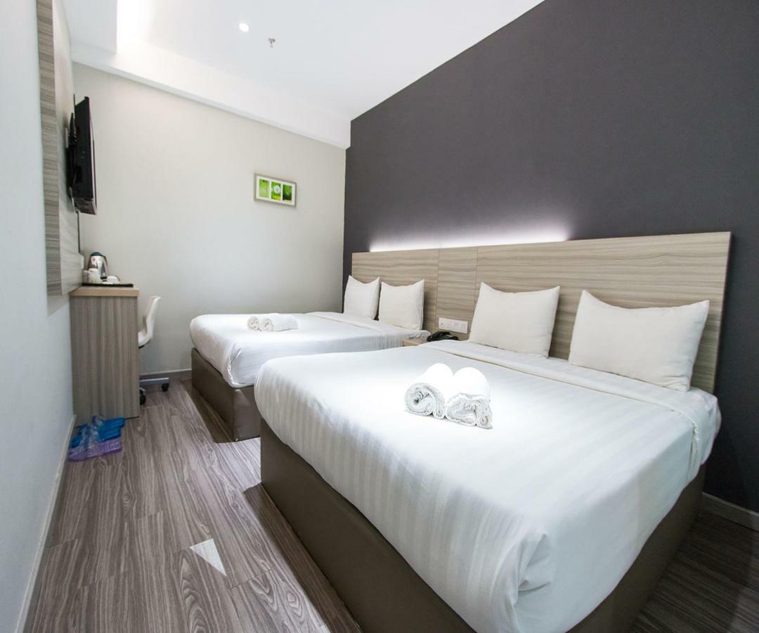 Hotel 99 Kelana Jaya Петалинг-Джая Экстерьер фото