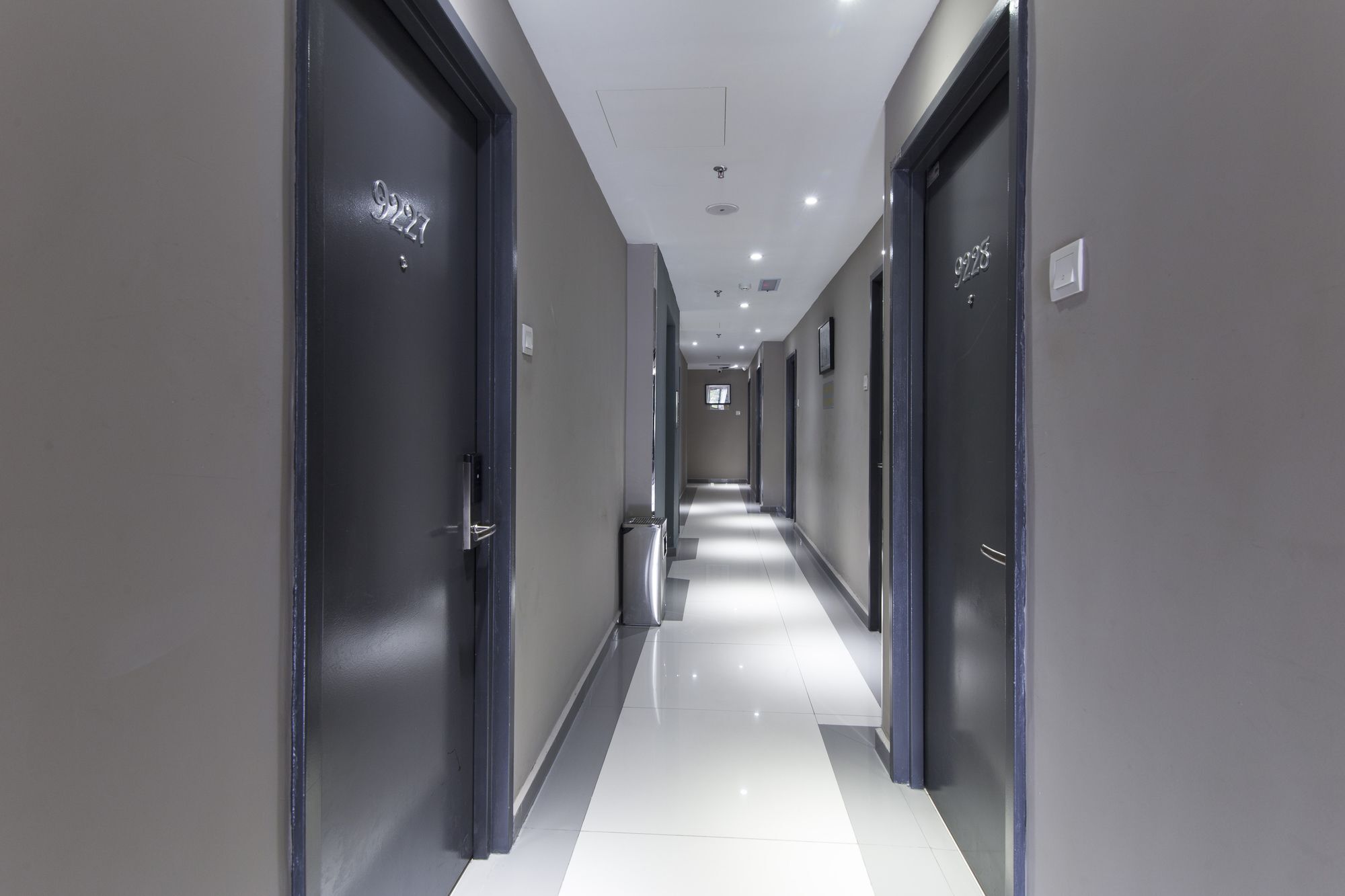 Hotel 99 Kelana Jaya Петалинг-Джая Экстерьер фото