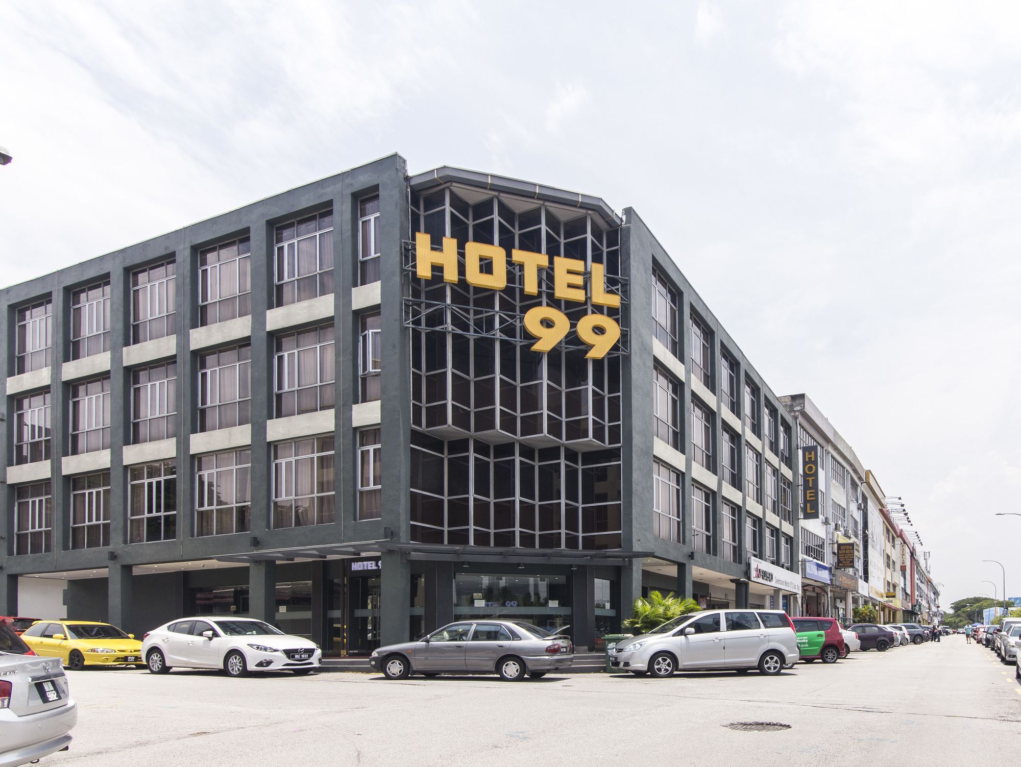 Hotel 99 Kelana Jaya Петалинг-Джая Экстерьер фото